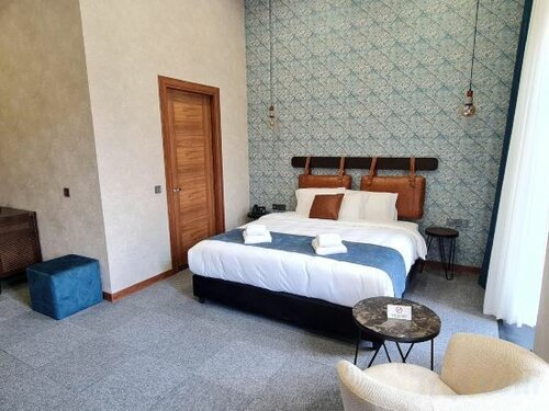 Отель TownHouse Tbilisi, Забронировать Отель Чугурети Тбилиси