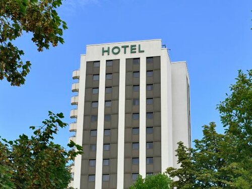 PLAZA INN Leonberg, Забронировать Отель Леонберг Баден-Вюртемберг