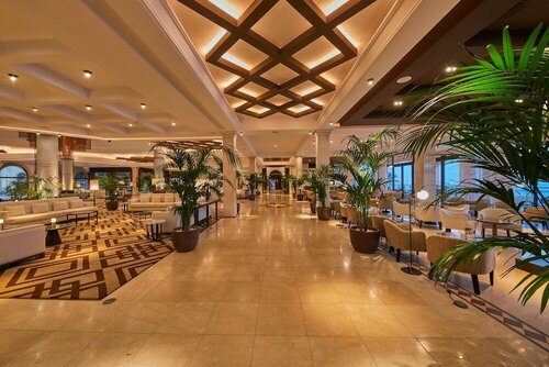Secrets Bahía Real Resort & Spa, Book Hotel Hoteller i Canary Islands med parkering, Parkering