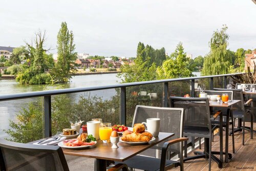 Aiden by Best Western T'aim Hotel Compiègne, Varaa Hotelli Margny-les-Compiegne Picardy