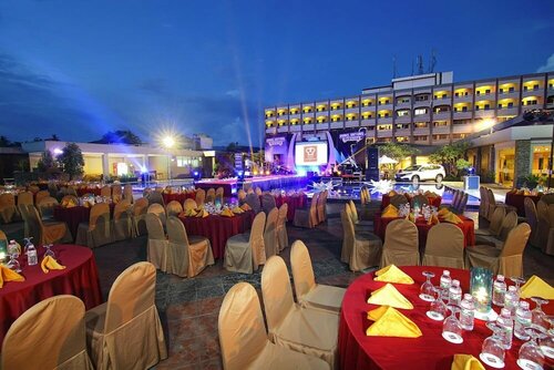Pangeran Beach Hotel, Buchen Sie Hotel Business-Hotels in Padang, 4* 5*