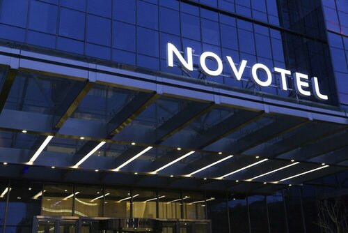 Novotel Rizhao Suning, Забронировать Отель Отели Жичжао с бассейном, Бассейн