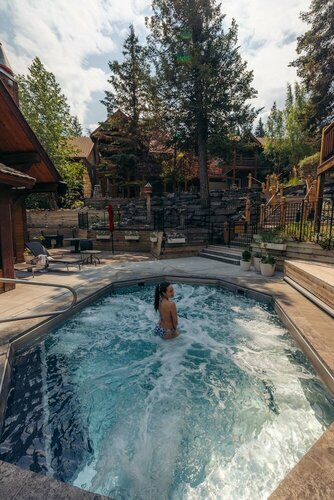 Buffalo Mountain Lodge, Book Hotel Banff Alberta, near The Banff Centre
