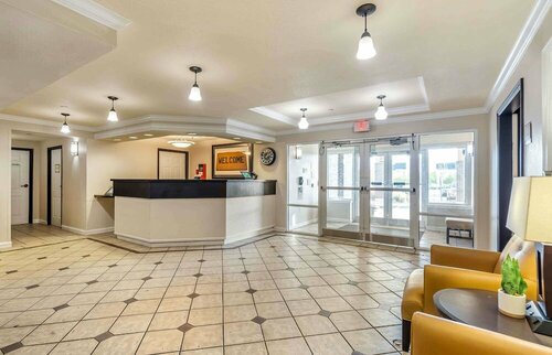 Extended Stay America Select Suites - Chicago - Lombard - Oakbrook, Забронировать Отель Отели Ломбарда с парковкой, рядом с Торговый центр "Йорктаун", Парковка