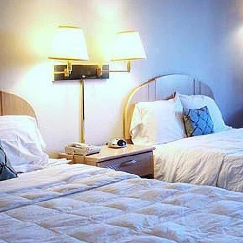 Americas Best Value Inn & Suites - Bluffton, Забронировать Отель Уоррен Индиана