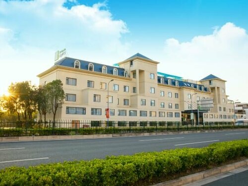 Holiday Inn Express Shanghai Jiading New City by IHG, Забронировать Отель Цзядин район Шанхая