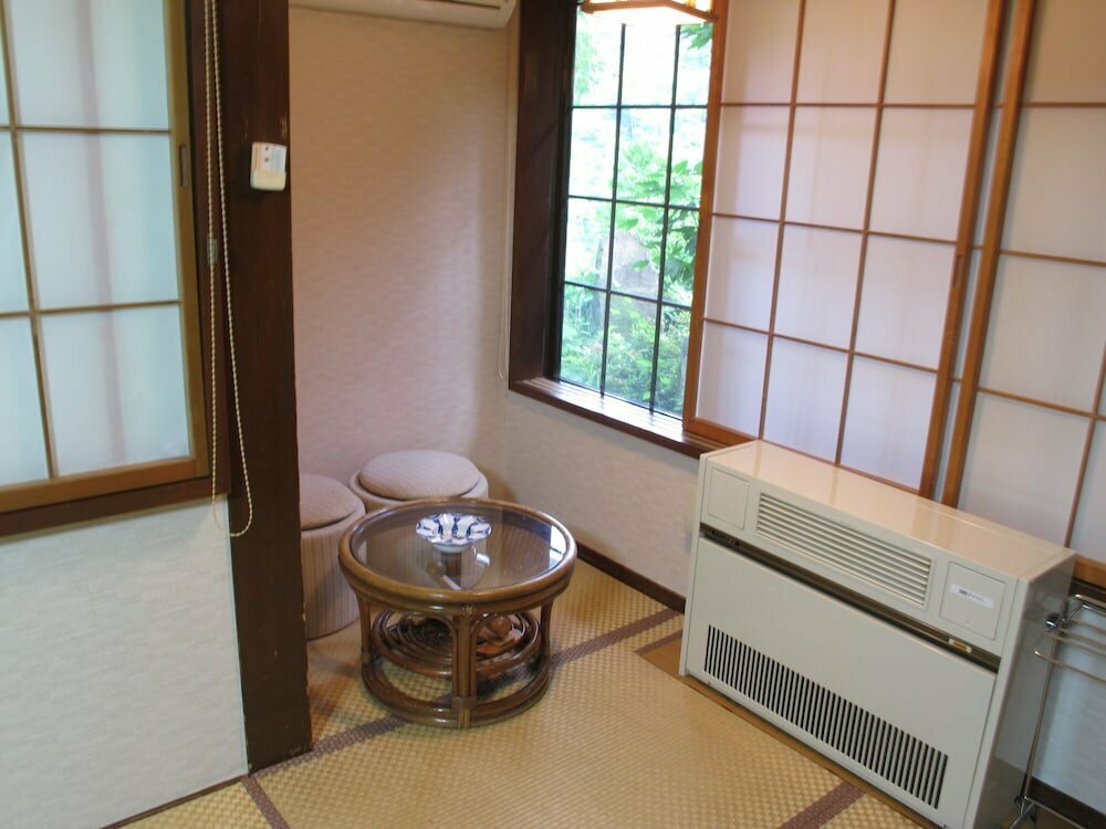 Meitou Hitou Unagiyunoyado Takuhide