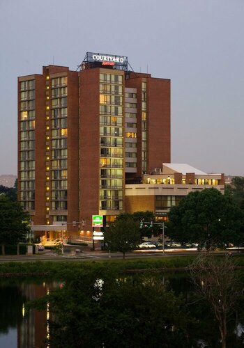 Courtyard by Marriott Boston Cambridge, Забронировать Отель Кембридж Boston Metropolitan Area
