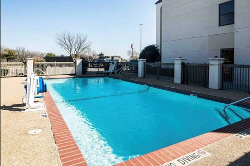 Days Inn by Wyndham Fort Worth North / Fossil Creek, Забронировать Отель Отели Форт-Уэрт с бассейном, Бассейн