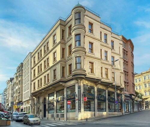 Meserret Palace Hotel - Special Category, Забронировать Отель Отели Стамбула с парковкой, рядом с Турецкие бани Джагалоглу, Парковка