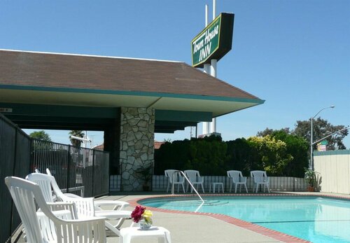 Town House Inn, Varaa Hotelli Fairfield San Francisco Bay Area