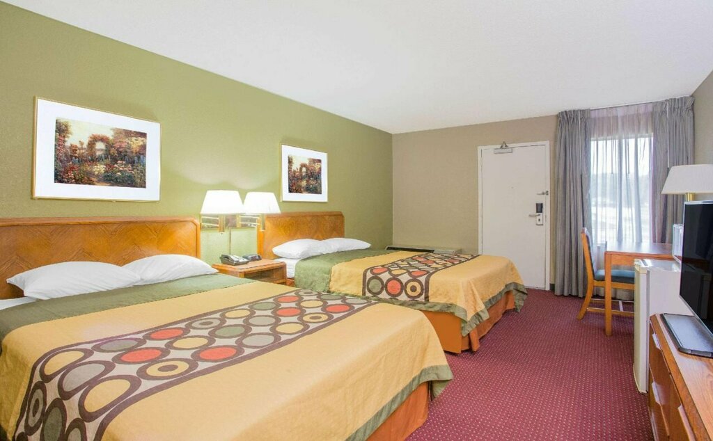 Super 8 By Wyndham Madison East