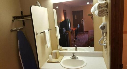 Scottish Inn Knoxville, Buchen Sie Hotel Knoxville Tennessee