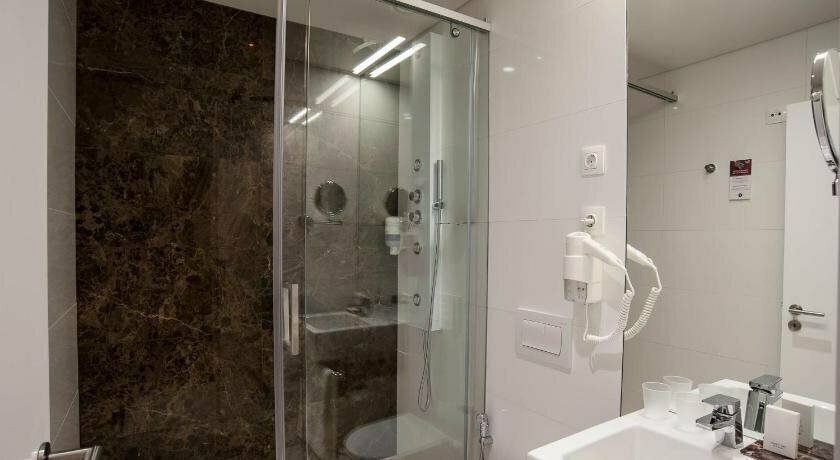 Voco The 7 Lisbon by Ihg