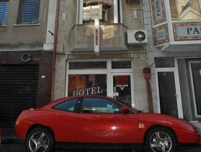 Hotel Mini І Стаи за гости І кафе бар І Пловдив, Забронировать Мини-отель Отели области Пловдива с парковкой, рядом с Международный выставочный центр Пловдива, Парковка