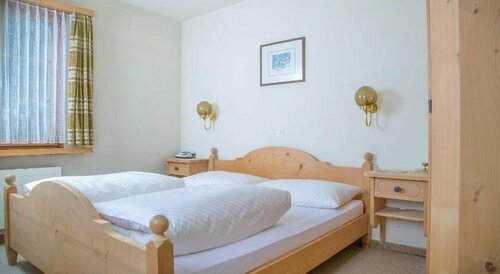 Casa Tödi Restaurant Hotel, Prenota Hotel Trun Surselva