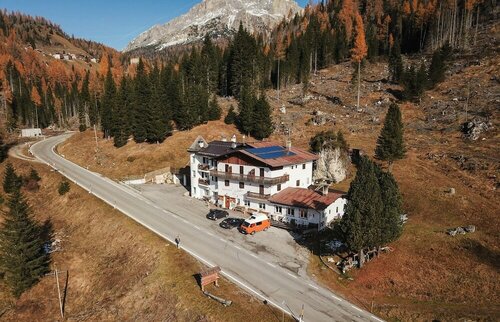 La Baita, Забронировать Отель Ливиналлонго-дель-Коль-ди-Лана Livinallongo del Col di Lana