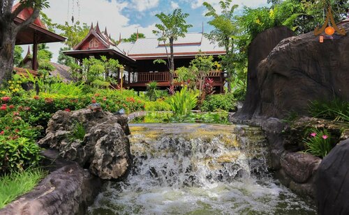 Sunlove Resort and Spa - Grand View, Rezervovat Lázně / Resort Hotely v Central Thailand s parkováním, Parkování