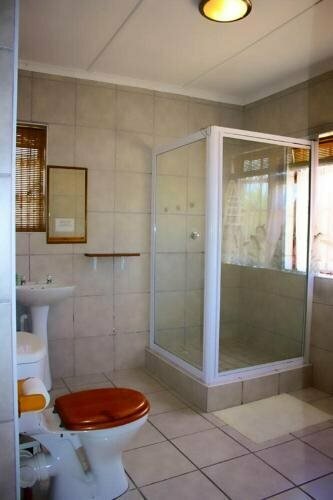 Whalers B&B, Забронировать Отель «постель и завтрак» Херманус Walker Bay Nature Reserve