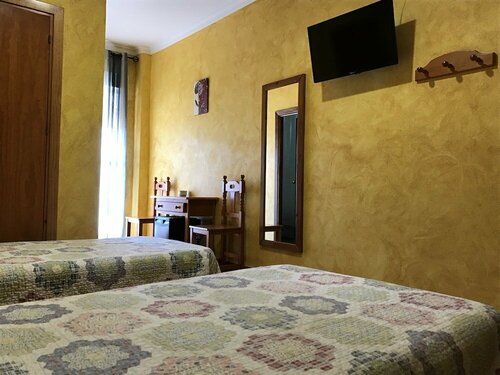 Hostal Restaurante El Mero, Забронировать Хостел Саора Коста-де-ла-Лус