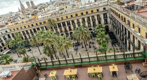 Kabul Party Hostel Barcelona, Забронировать Хостел Хостелы Барселоны, рядом с Tantarantana Theatre, Хостел