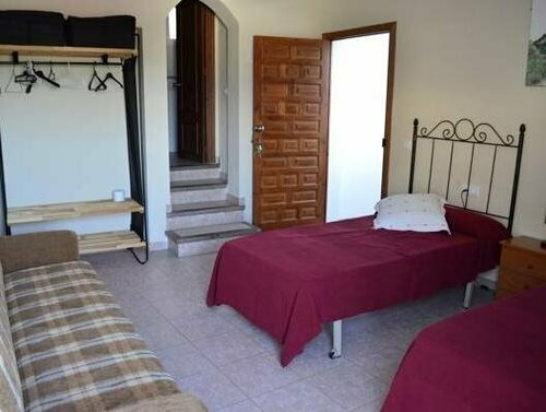 Hostal El Patio, Забронировать Отель Отели Los Alcornocales Natural Park с парковкой, Парковка