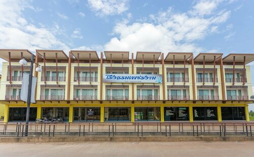 Phet Ngam Hotel, Забронировать Отель Отели Северного Таиланда с парковкой, Парковка
