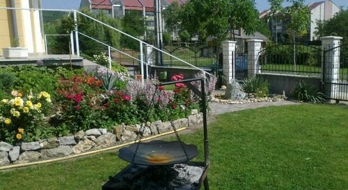 Rzsa Villa, Book Villa Central Transdanubia Sommerhuse, Hytte