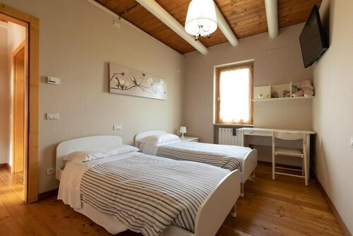Cascina Serenella B&B, Buchen Sie Bed & Breakfast Calcinato Lombardei