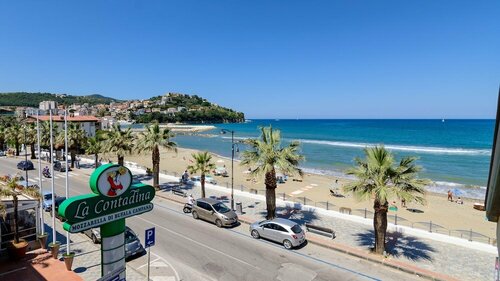 Greco b&b, Забронировать Отель «постель и завтрак» Отели в центре Агрополи, в центре