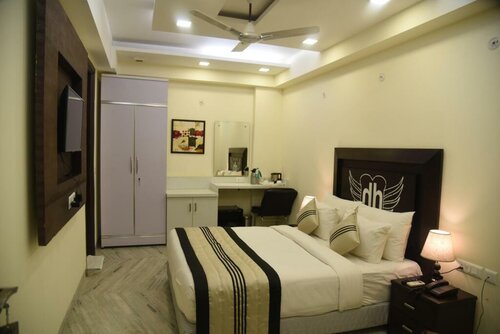 Hotel Hans Jasola, Забронировать Отель Сола 