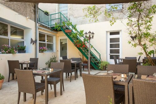 Hôtel Le Boulevard, Book Hotel Hoteller i Mazamet med parkering, Parkering