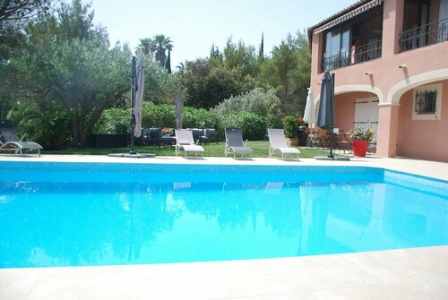 La Calanque du Boucharel, Book Pension Hoteller i Var coast med pool, Swimmingpool