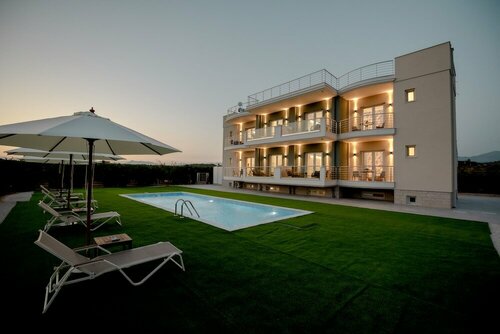 Frunze Luxury Apartments, Prenota Appartamento Hotel a Peloponneso con parcheggio, Parcheggio