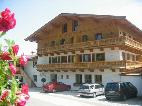 Pension Hinterseer, Prenota Hotel Hotel a Tirolo con parcheggio, Parcheggio