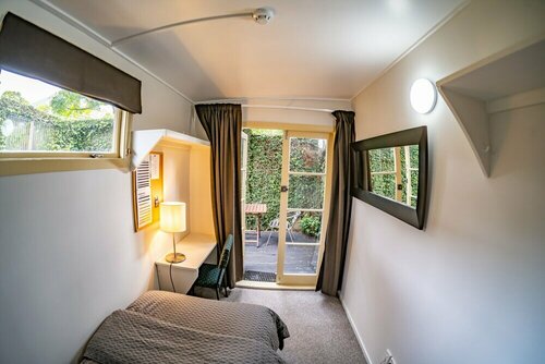 The Red Monkey Travellers' Lodge - Hostel, Забронировать Хостел Окленд регион Окленд