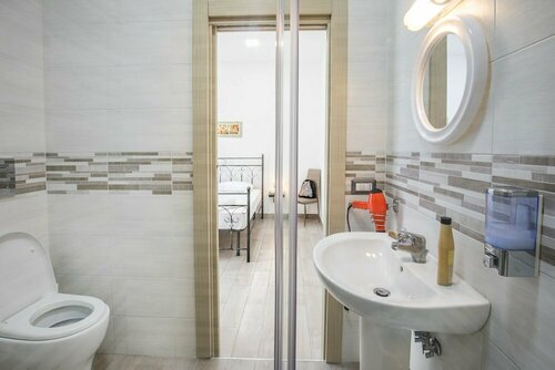 Opera Home Principe Umberto, Забронировать Отель «постель и завтрак» Неаполь - Центральный вокзал Неаполь, рядом с Центральный железнодорожный вокзал Неаполя