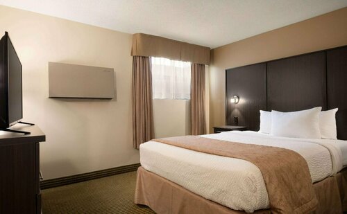 Days Inn & Conference Centre by Wyndham Renfrew, Réserver Hôtel  