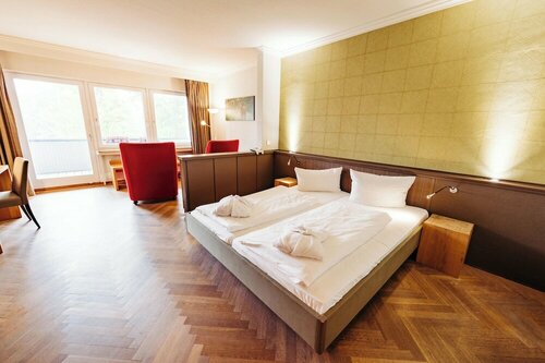 Berghotel Hoher Knochen - Ruhe & Natur, Забронировать Отель Отели Шмалленберг с парковкой, Парковка