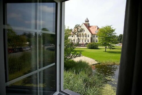 Schloss Krugsdorf Golf & Hotel, Забронировать Отель Кругсдорф 