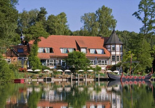 Hotel Altes Zollhaus, Забронировать Отель Отели Мекленбург-Померания с парковкой, Парковка