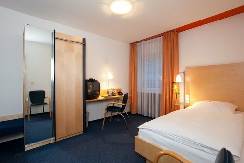 Hotel Elite, Забронировать Отель Отели Карлсруэ 3 звезды, рядом с Верховный суд, 3*