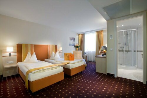 City Hotel Isar-Residenz, Забронировать Отель Отели Баварии с парковкой, Парковка