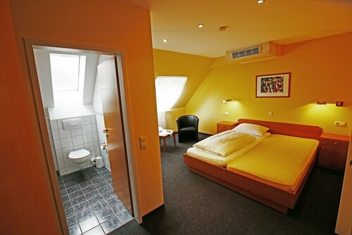 Hotel Garni Haffmans, Book Hotel Grefrath Lower Rhine
