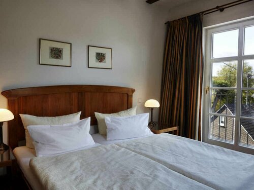 Hotel Snorrenburg, Rezerwuj Hotel Burbach Nadrenia Północna-Westfalia