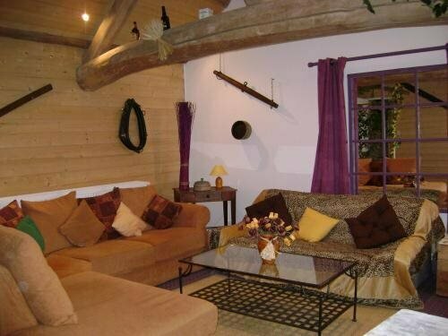 Les Chandelles Bed & Breakfast, Reserva ahora Hotel Hoteles en Villiers-le-Morhier con aparcamiento, Aparcamiento