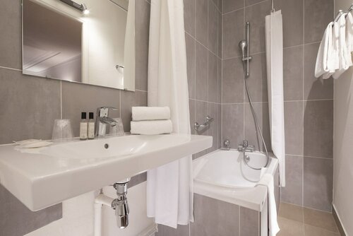 Hôtel Londres Saint Honoré, Забронировать Отель Отели Парижа с парковкой, рядом с Ле Пеллетье, Парковка