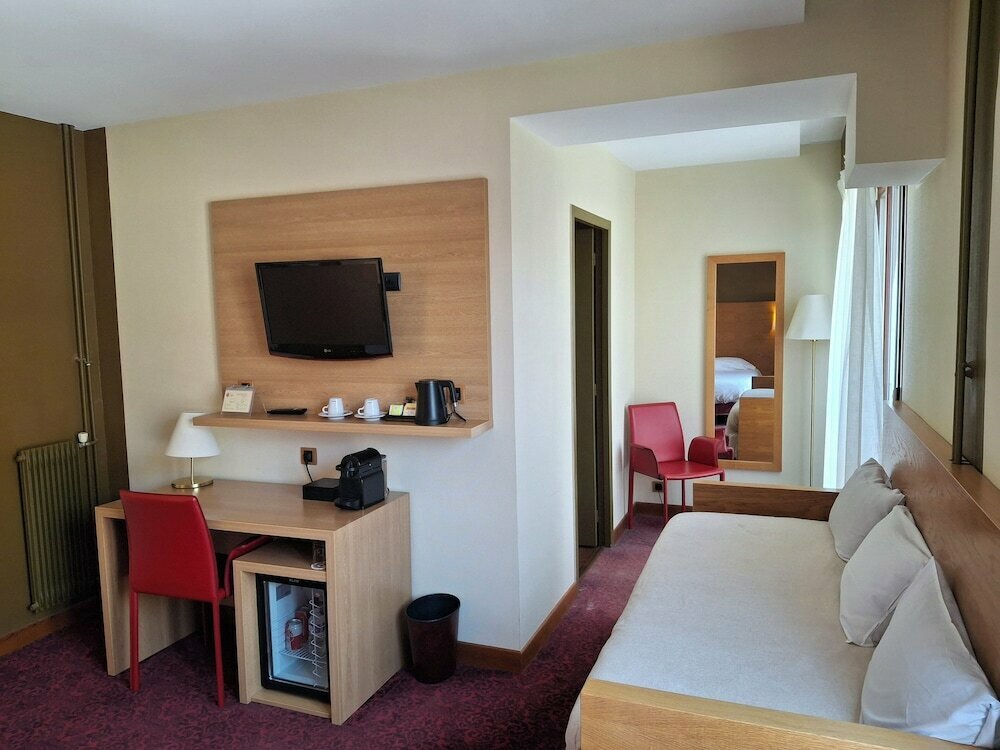 Inter-Hotel De La Tour Maje
