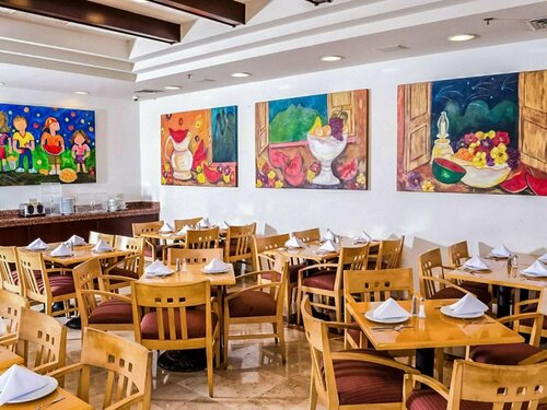 Quality Inn Monterrey La Fe, Buchen Sie Hotel Guadalupe 