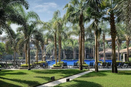 Dusit Thani LakeView Cairo, Prenota Hotel New Cairo Il Cairo